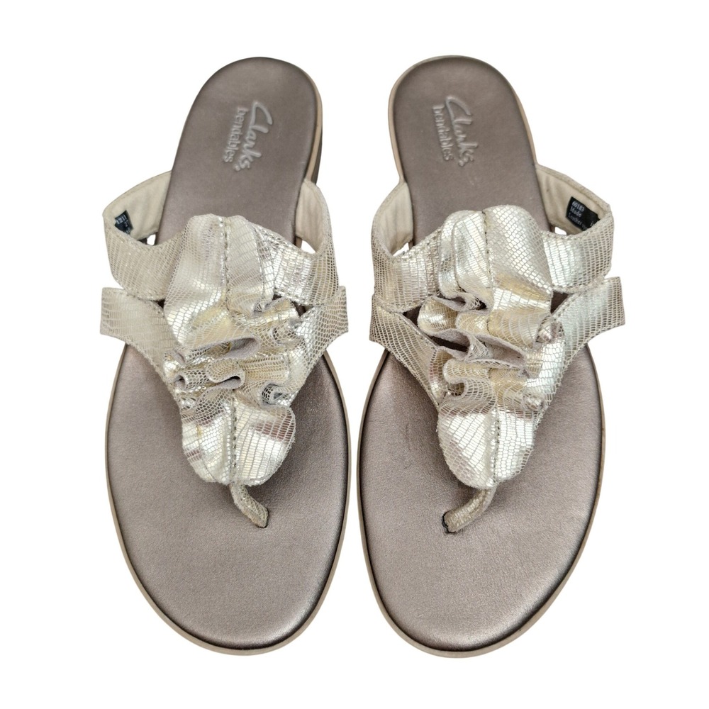 Clarks Bendables Women's 8M Metallic Silver Leather Ruffle Thong Wedge Sandals